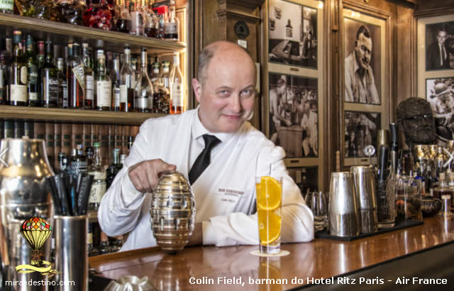 Colin Field, bartender principal do hotel Ritz Paris e Air France Colin Field, bartender principal do hotel Ritz Paris e Air France