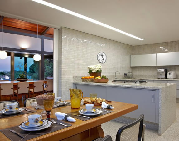 Pastilha Maresias: Cozinha é um dos ambientes mais utilizados, saiba como deixá-lo agradável Revestir - Decoração de cozinha - Pastilha Maresias