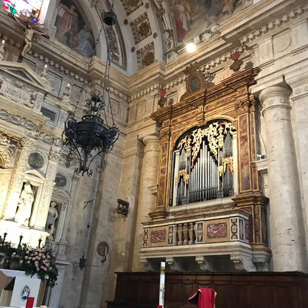 MONTALCINO - Província de Siena, Itália - A cidade do Famoso Vinho Brunello de Montalcino. Por: Zilda Brandao MONTALCINO - Província de Siena - Por: Zilda Brandao