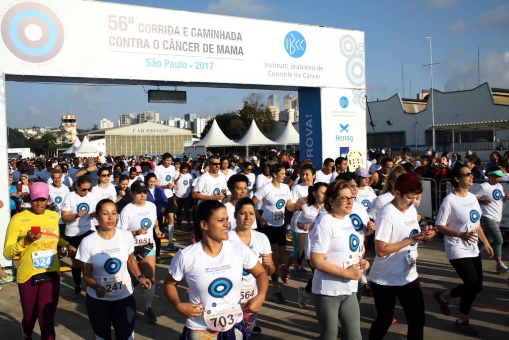  57 corrida Contra o Cncer de Mama - Campo de Marte, So Paulo