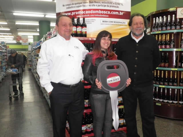 Promoção do Vinho Dom Bosco entrega prêmio à ganhadora de São Paulo Promoção do Vinho Dom Bosco entrega prêmio à ganhadora de São Paulo