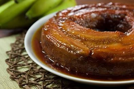 Em comemorao ao dia da banana, gua Doce ensina receita de bolo de banana maluco