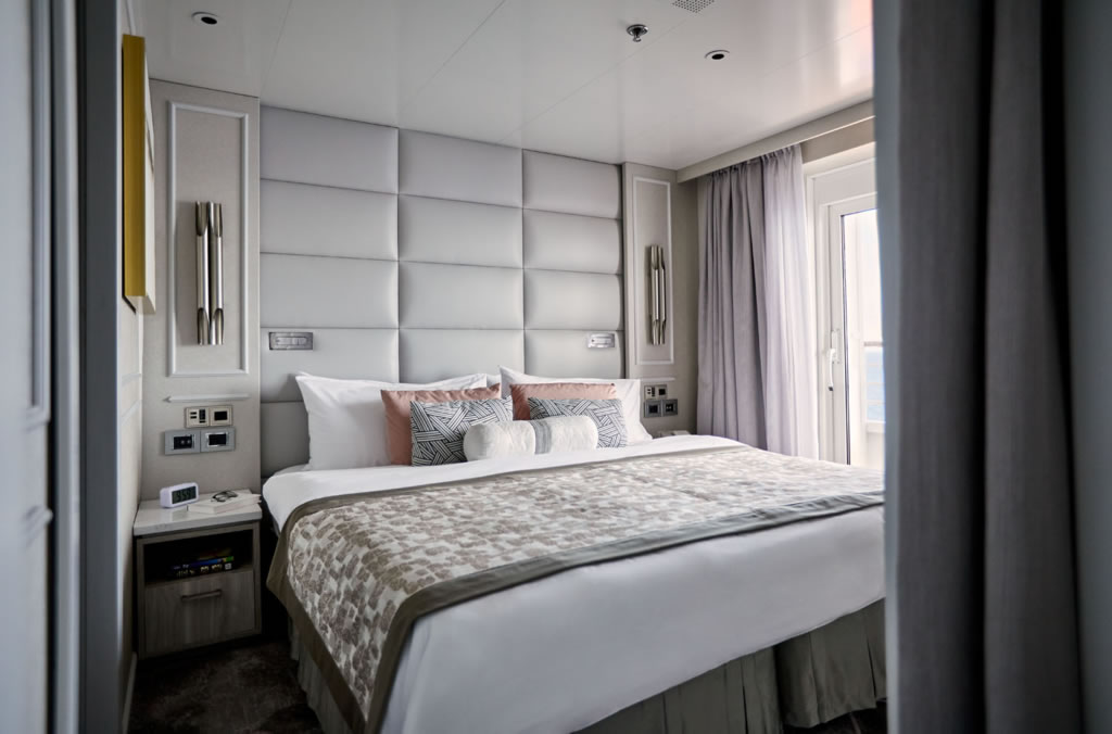 Companhia de cruzeiros de luxo mais premiada do mundo vem ao Brasil para temporada na América do Sul Crystal - Pier 1 Cruise Experts - Melhor Navio de Cruzeiro do Mundo - Condé Nast Travelers Reader Choice Awards - all inclusive Crystal Symphony