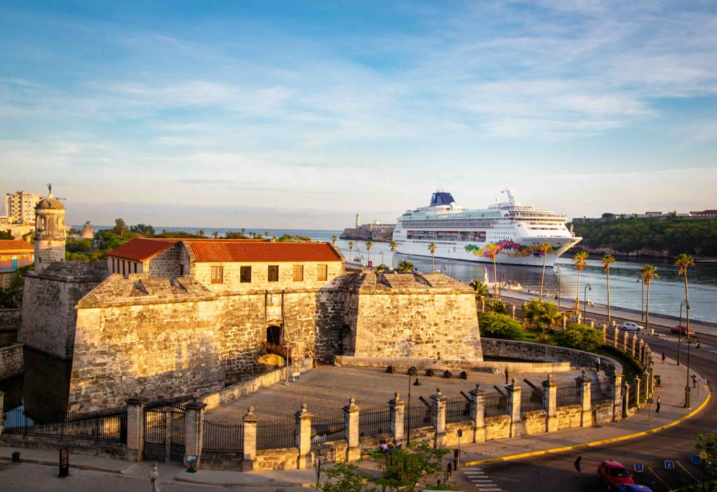 Reveillon a bordo de navios Norwegian com Open Bar ilimitado Cuba - Havana