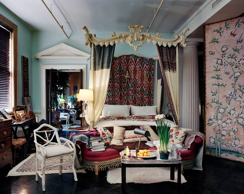 At Home, with Flowers - by Margot Shaw. The Peak of Chic ( thepeakofchic.blogspot.com ) At Home, with Flowers